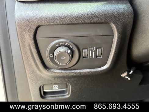 Used 2021 Jeep Grand Cherokee L Limited AWD/4WD image 14