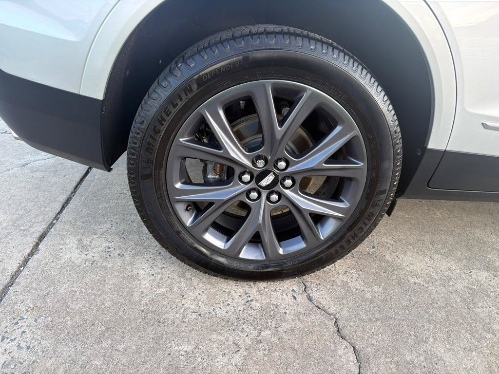 Used 2017 Cadillac XT5 Premium Luxury w/ LPO, Wheel Lock Package FWD image 36