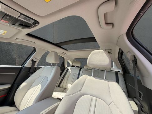 Used 2023 Hyundai Sonata SEL w/ Convenience Package FWD image 12