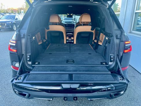 Used 2023 BMW X7 xDrive40i w/ M Sport Package image 41