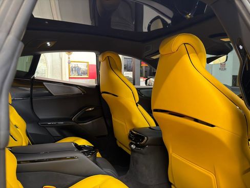 Used 2024 Ferrari Purosangue image 31
