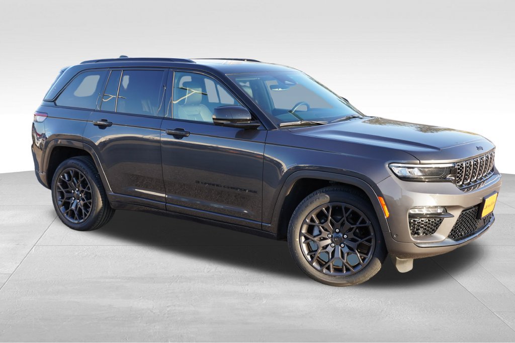 Certified 2025 Jeep Grand Cherokee Summit w/ Obsidian Package AWD/4WD image 3