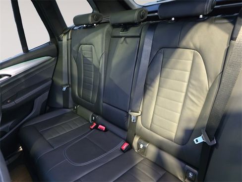 Used 2021 BMW X3 xDrive30i w/ Executive Package image 13