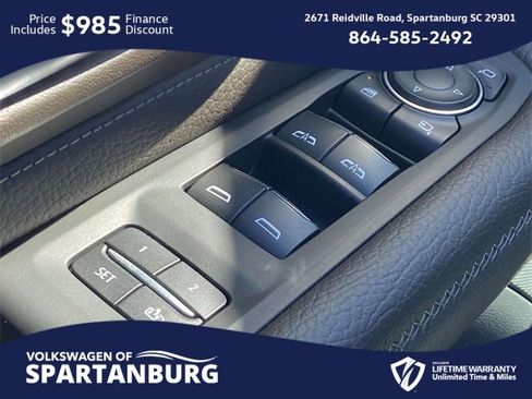 Used 2022 GMC Yukon XL Denali w/ Denali Premium Package image 14