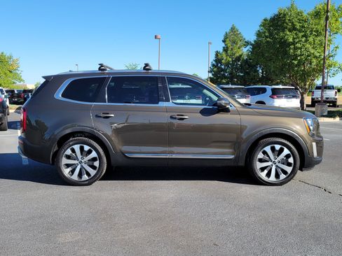 Used 2021 Kia Telluride EX w/ EX Premium Package AWD/4WD image 2