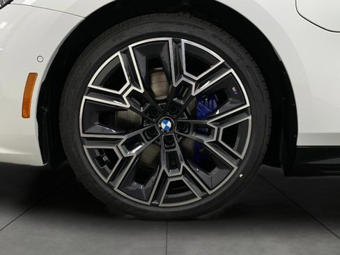 New 2026 BMW 550e xDrive image 12