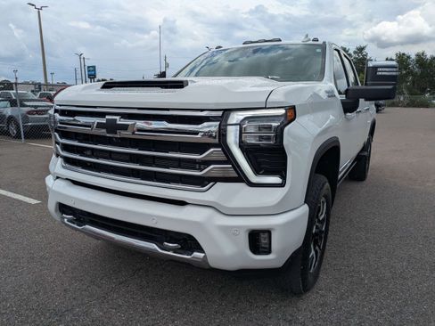 Used 2024 Chevrolet Silverado 2500 High Country w/ Technology Package AWD/4WD image 7