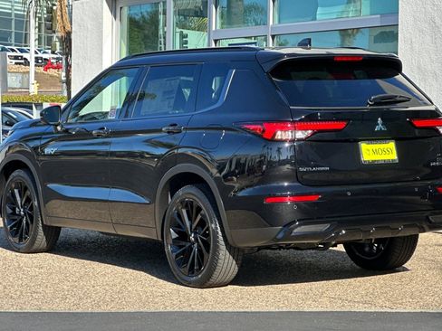New 2025 Mitsubishi Outlander SEL image 6