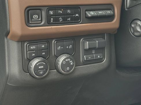 Used 2024 Chevrolet Tahoe High Country w/ Advanced Technology Package AWD/4WD image 21