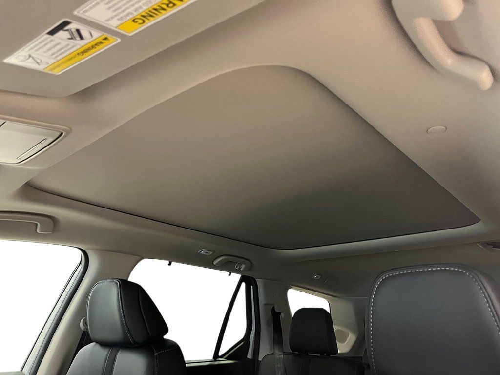 Used 2025 Honda Pilot Touring image 15
