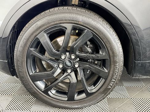 Used 2023 Land Rover Discovery Metropolitan Edition AWD/4WD image 69