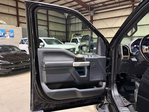 Used 2022 Ford F250 Lariat w/ Lariat Ultimate Package AWD/4WD image 11