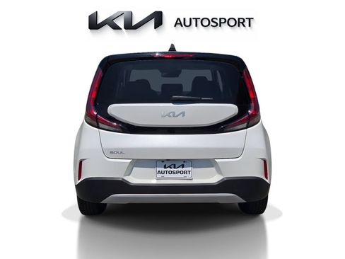 Certified 2025 Kia Soul LX w/ LX Technology Package FWD image 9
