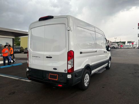 Used 2019 Ford Transit 150 148 Medium Roof image 5