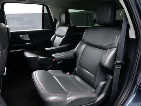 Used 2025 Ford Expedition Active image 28