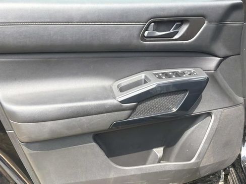 Used 2024 Nissan Pathfinder SV FWD image 16