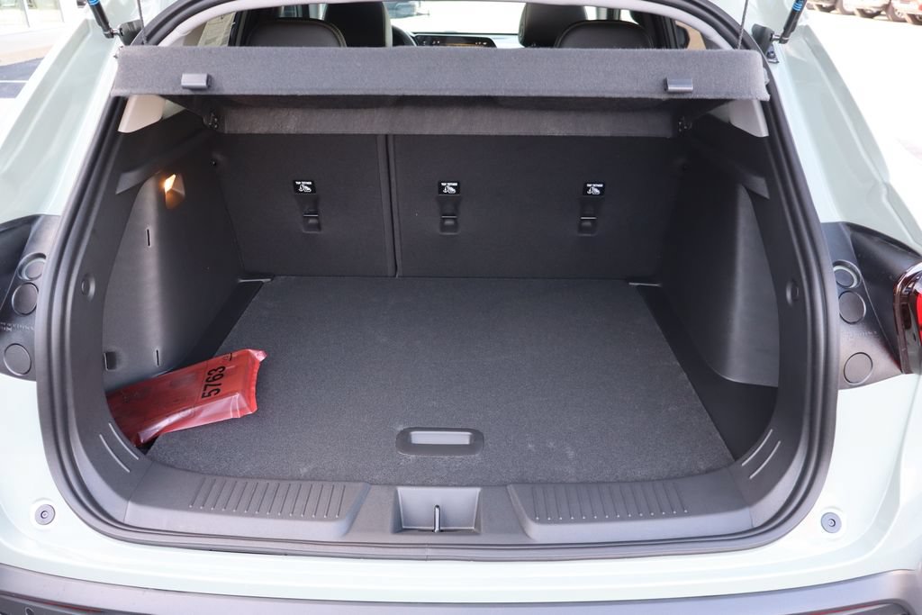 New 2026 Chevrolet Trax ACTIV w/ Sunroof Package FWD image 24