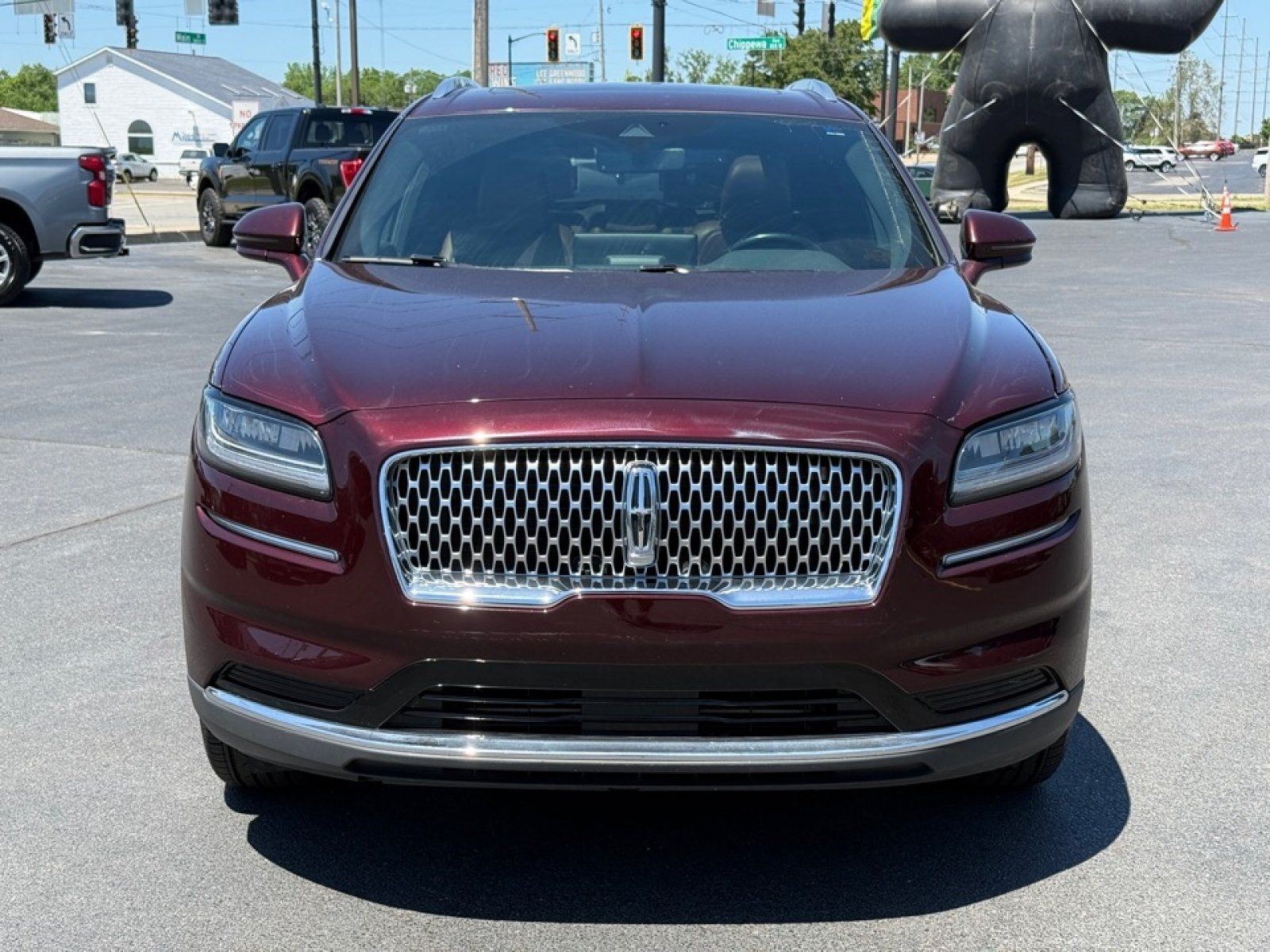 Used 2023 Lincoln Nautilus Reserve AWD/4WD image 3