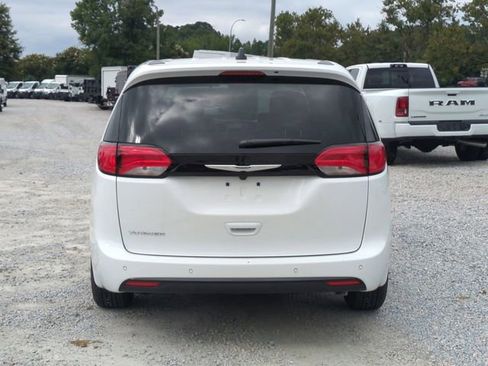 New 2026 Chrysler Voyager LX image 4