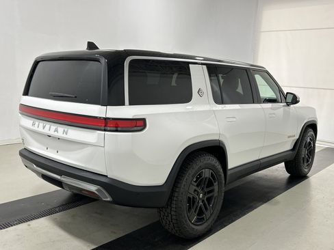 Used 2023 Rivian R1S Adventure image 5