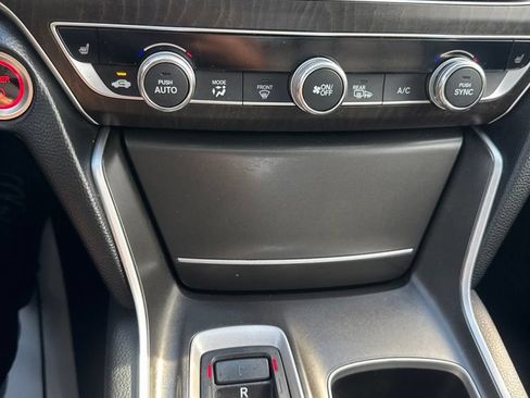 Used 2019 Honda Accord EX image 21