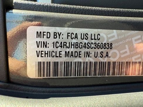 New 2025 Jeep Grand Cherokee Limited image 34