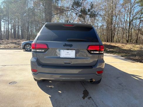 Used 2021 Jeep Grand Cherokee Laredo X image 6