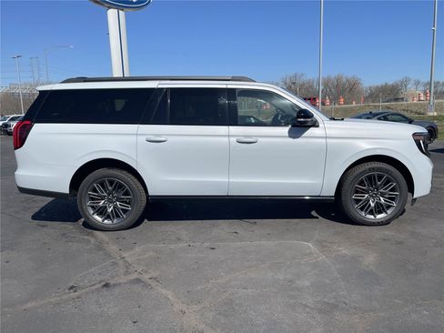 New 2025 Ford Expedition Max Platinum w/ Stealth Performance Package AWD/4WD image 6