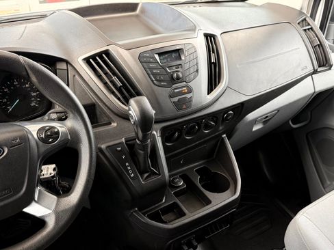 Used 2019 Ford Transit 250 130 Low Roof RWD image 18