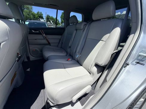 Used 2013 Toyota Highlander Limited AWD/4WD image 20