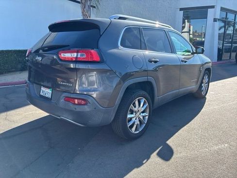 Used 2015 Jeep Cherokee Limited w/ Luxury Group FWD image 9