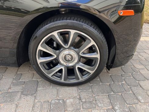 Used 2019 Rolls-Royce Wraith image 31