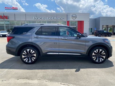 Used 2025 Ford Explorer Platinum w/ LUX Leather Package AWD/4WD image 8