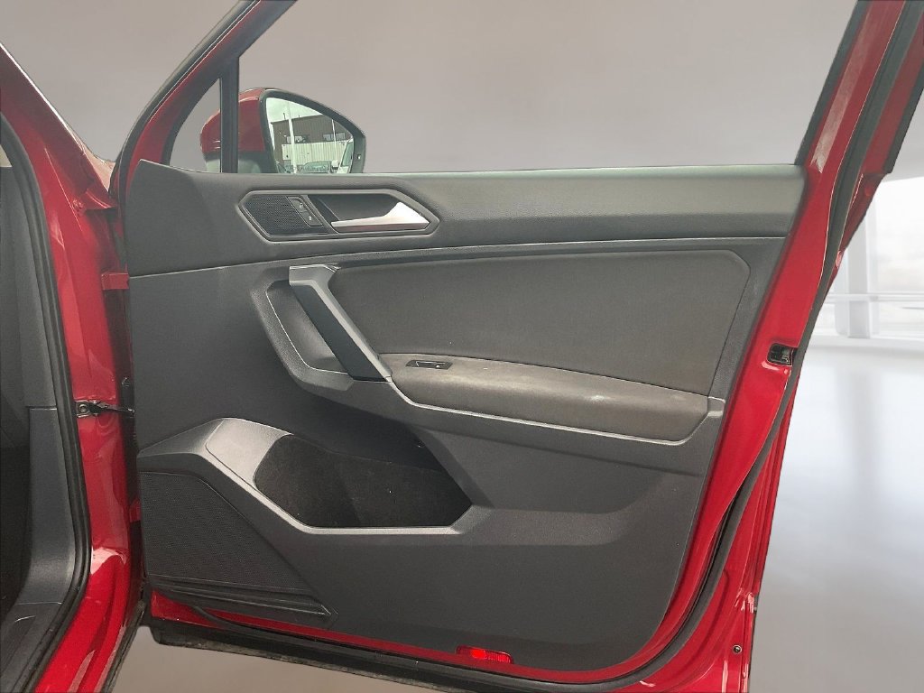 Used 2019 Volkswagen Tiguan S w/ 3rd Row Seat Package AWD/4WD image 27