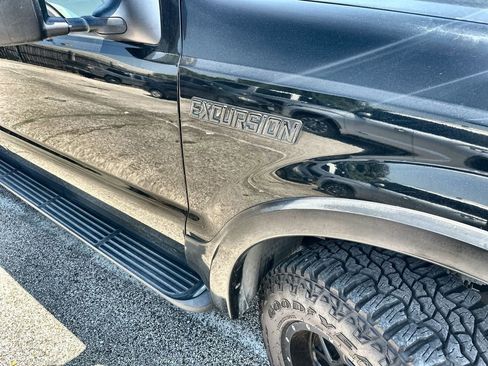 Used 2004 Ford Excursion Limited AWD/4WD image 12