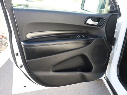 Used 2023 Dodge Durango SXT image 9