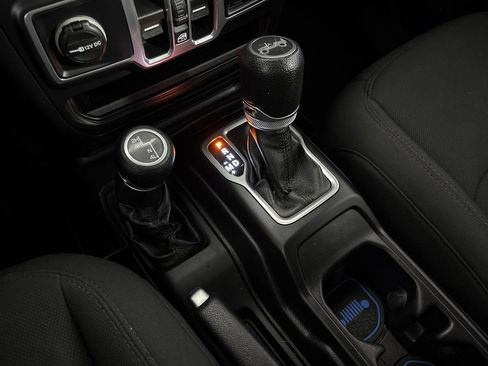 Used 2018 Jeep Wrangler Unlimited Sport S AWD/4WD image 21