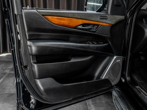 Used 2020 Cadillac Escalade ESV Luxury RWD image 51