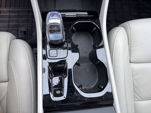 Used 2023 Volvo XC40 B5 Plus w/ Protection Package Premier image 25