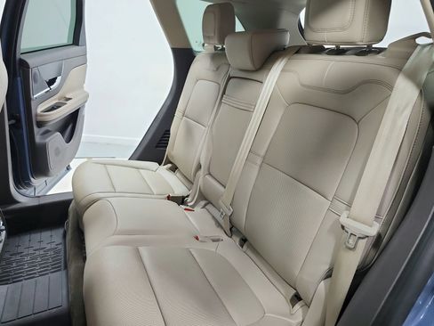 Used 2023 Lincoln Corsair AWD w/ Equipment Group 101A image 40
