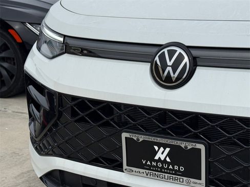 New 2026 Volkswagen Tiguan SE R-Line image 4