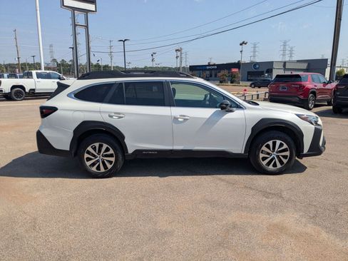 Used 2024 Subaru Outback Premium image 7