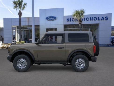 New 2025 Ford Bronco Base image 3