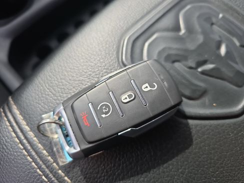 Used 2024 RAM 1500 Laramie image 37