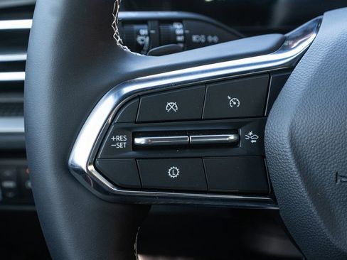 New 2026 Chevrolet Traverse LT image 17