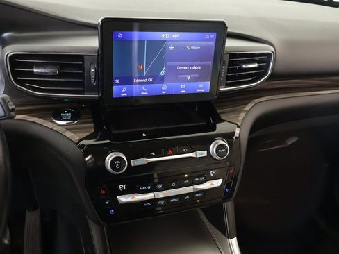 Used 2021 Ford Explorer Limited w/ Hybrid Equipment Group 310A image 5