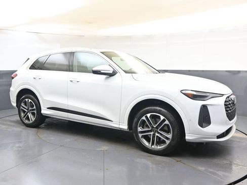 Used 2025 Audi Q5 Premium Plus w/ Premium Plus image 7