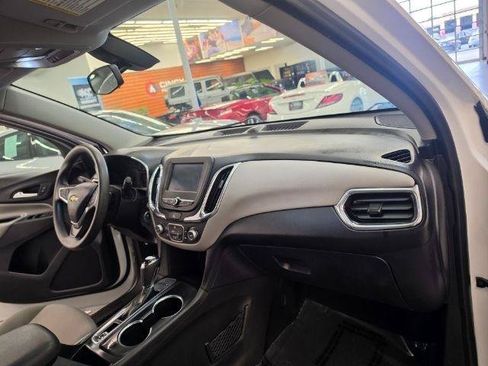 Used 2018 Chevrolet Equinox LS FWD image 8