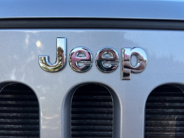 Used 2016 Jeep Wrangler Unlimited Rubicon AWD/4WD image 37
