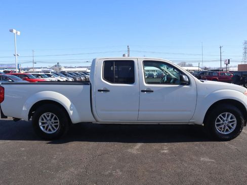Used 2017 Nissan Frontier SV w/ SV Value Truck Package image 6